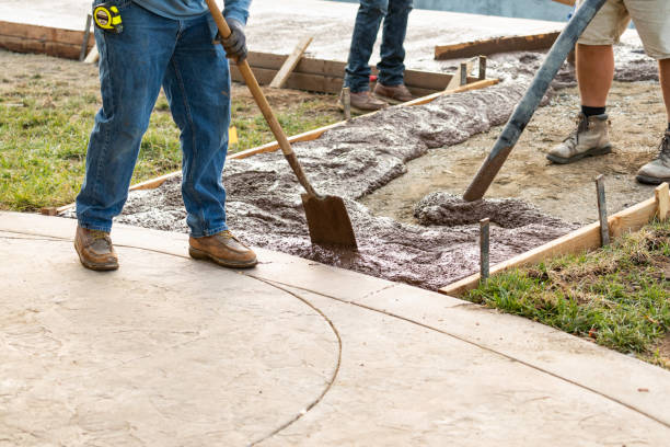 Best Custom Concrete Contractor  in Maplewood, MN